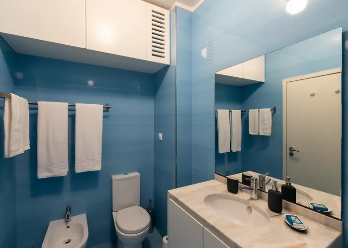 A House With A View - 1st Floor Apartment *