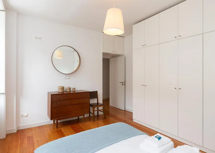 A House With A View - 1st Floor Apartment *