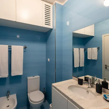 A House With A View - 1st Floor Apartment *