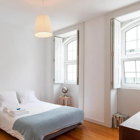 A House With A View - 1st Floor Apartamento