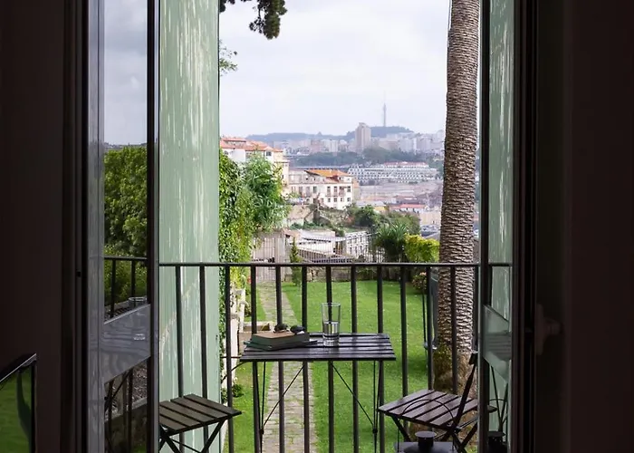 شقة A House With A View - 1st Floor