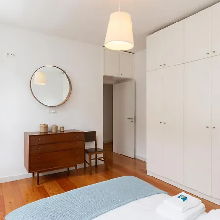 A House With A View - 1st Floor Appartement *