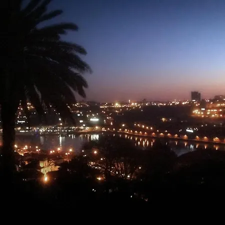 A House With A View - 1st Floor Oporto