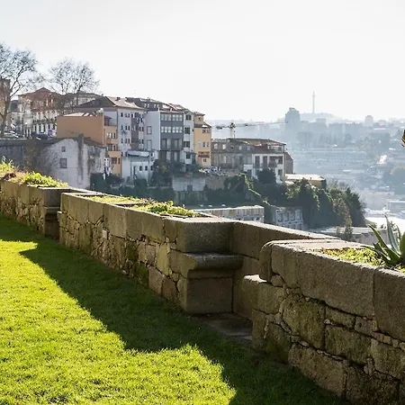 A House With A View - 1st Floor Apartmán *